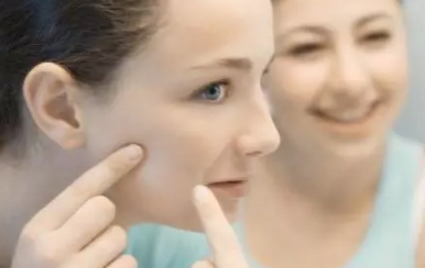 女人護(hù)膚全攻略，皮膚好的女人都是這樣做的！